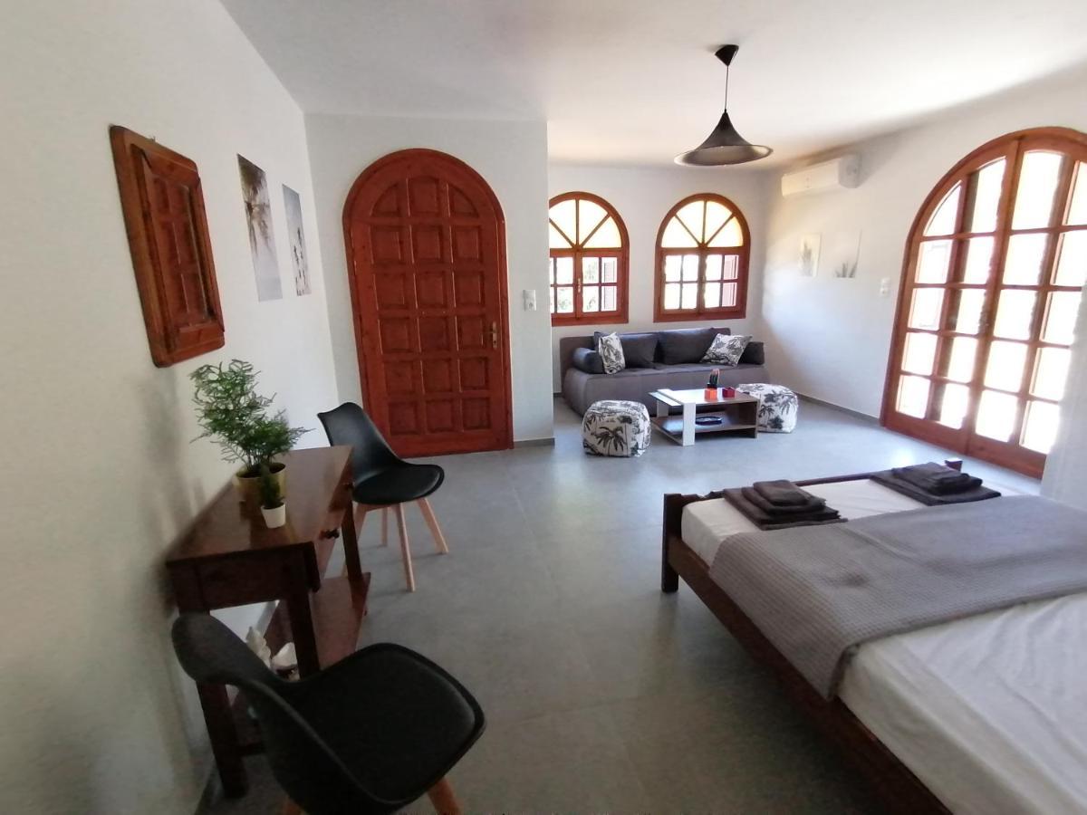 Casadelvilla Private Apartment Portocheli-Kosta 포르토헬리 외부 사진