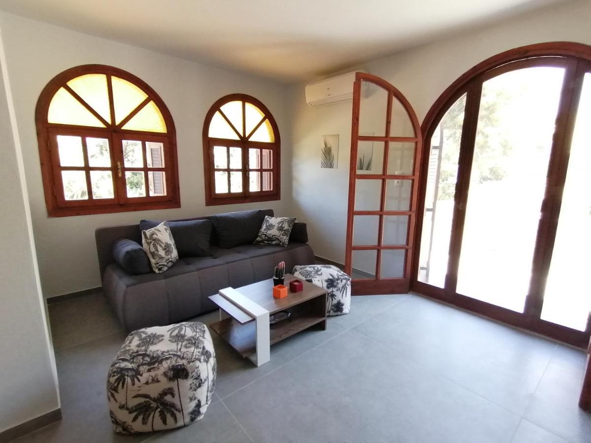 Casadelvilla Private Apartment Portocheli-Kosta 포르토헬리 외부 사진